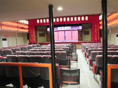 改装再開した名古屋大須演芸場、面白のでぜひ行って頂戴